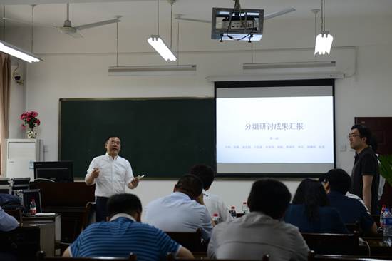 http://news.henu.edu.cn/__local/B/F8/18/8612CB31BD85891404E025BEEAA_7AB0FF76_20B4D.jpg